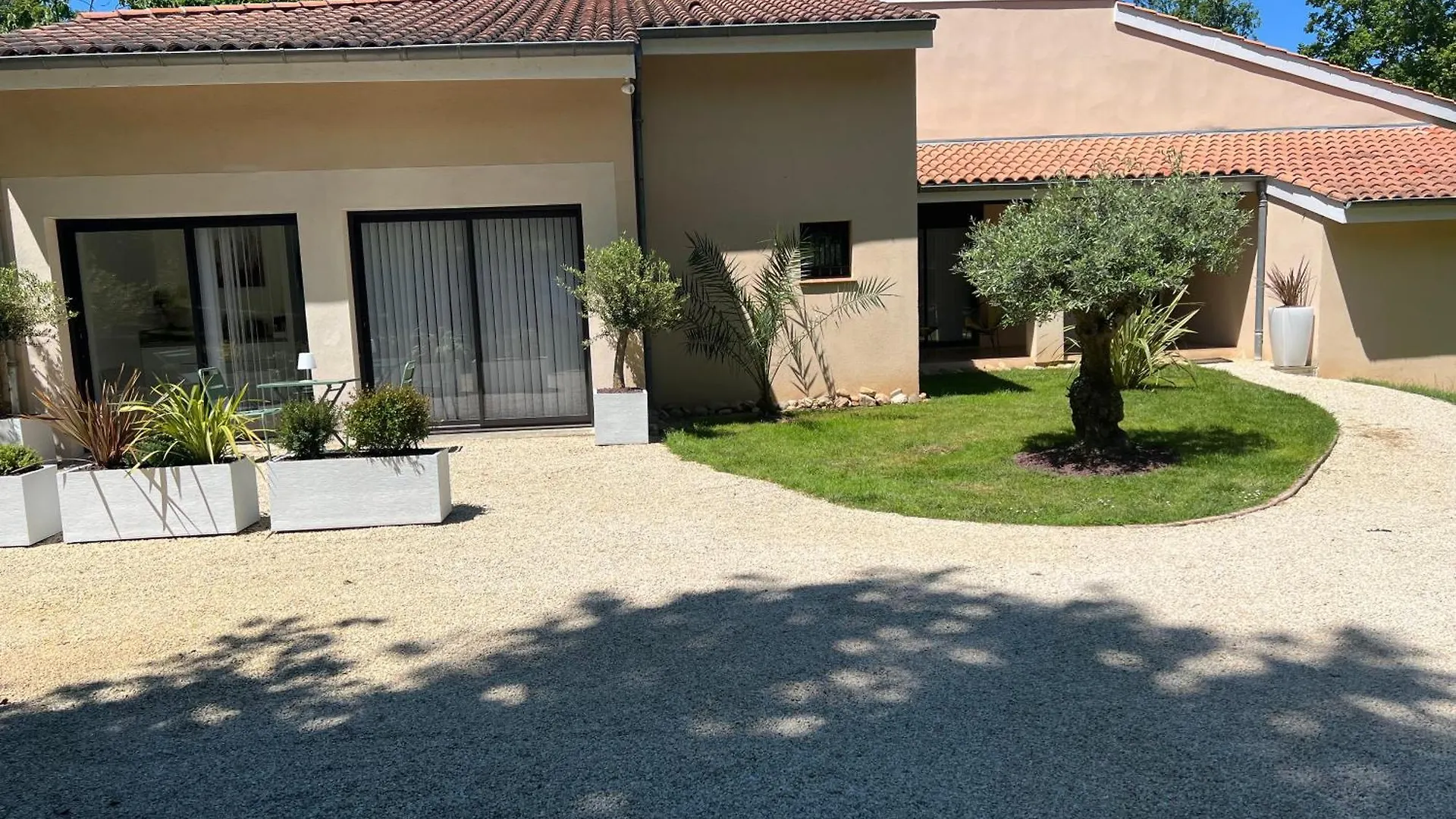 La Villa Diane, Maison D'Hotes, Bed And Breakfast Montauban 0*,  France