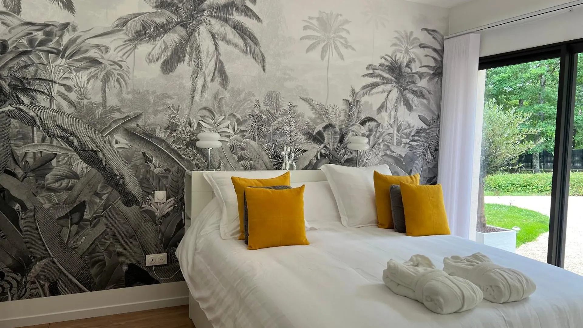 La Villa Diane, Maison D'Hotes, Bed And Breakfast Montauban Guest house